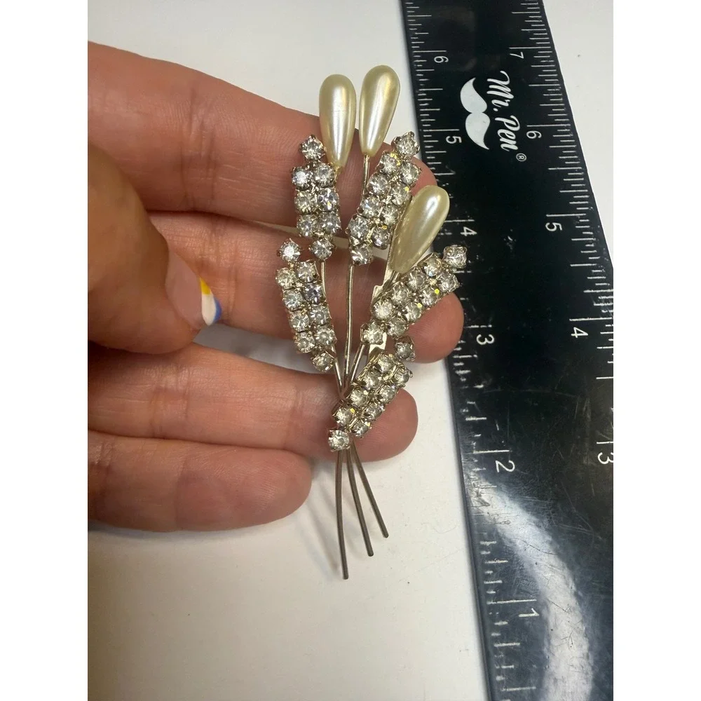 Vintage Gold Tone Rhinestone Faux Pearl Floral Spray Brooch Pin Wheat Motif